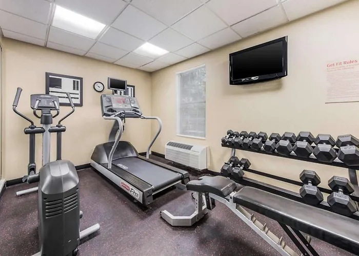 Birch Hills Suites - Blue Ash